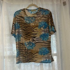 T.C fashion leopard print blue flower women’s shirt medium size